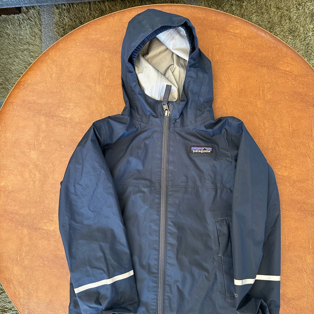 Patagonia Kids 3T raincoat in navy blue